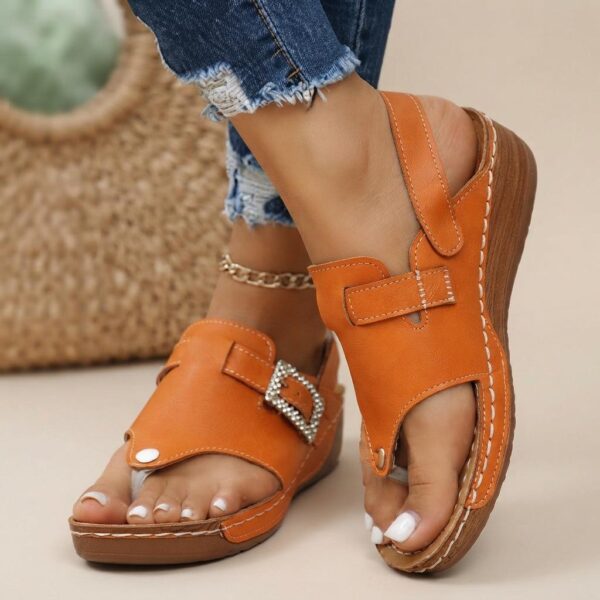Comfort wedge sandals